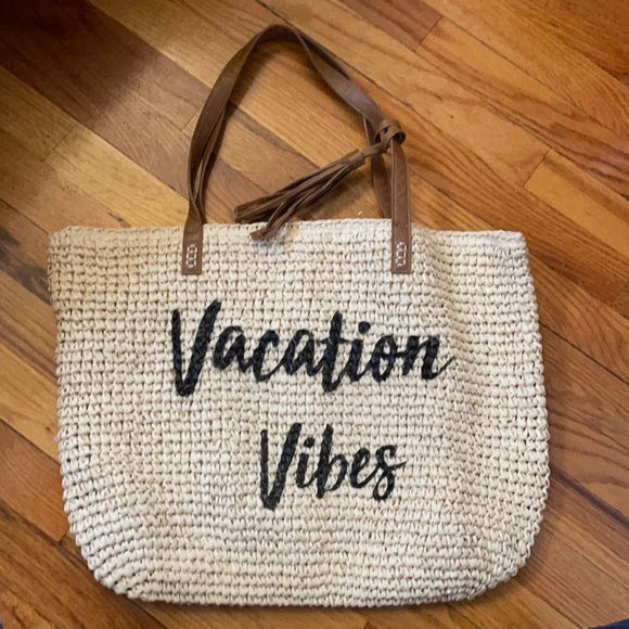 Vacation Vibes! - Picture 1 of 5